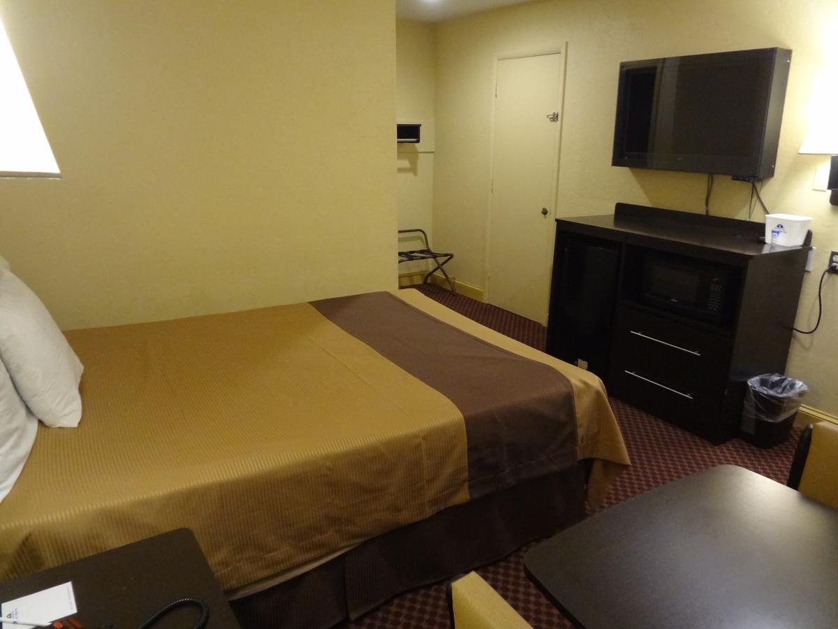 Americas Best Value Inn - Голдсборо Экстерьер фото