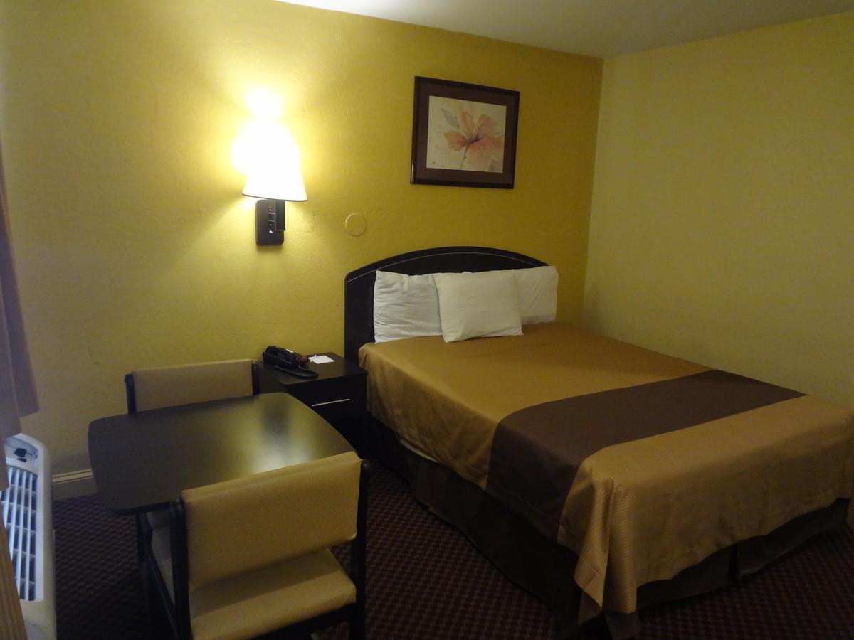 Americas Best Value Inn - Голдсборо Экстерьер фото
