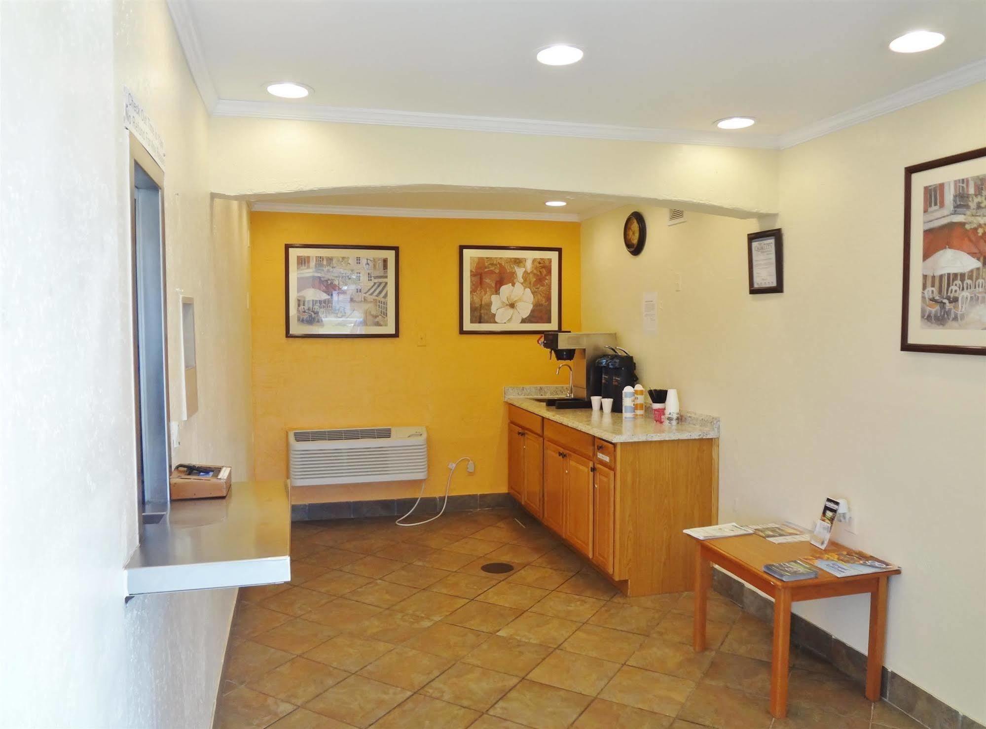 Americas Best Value Inn - Голдсборо Экстерьер фото