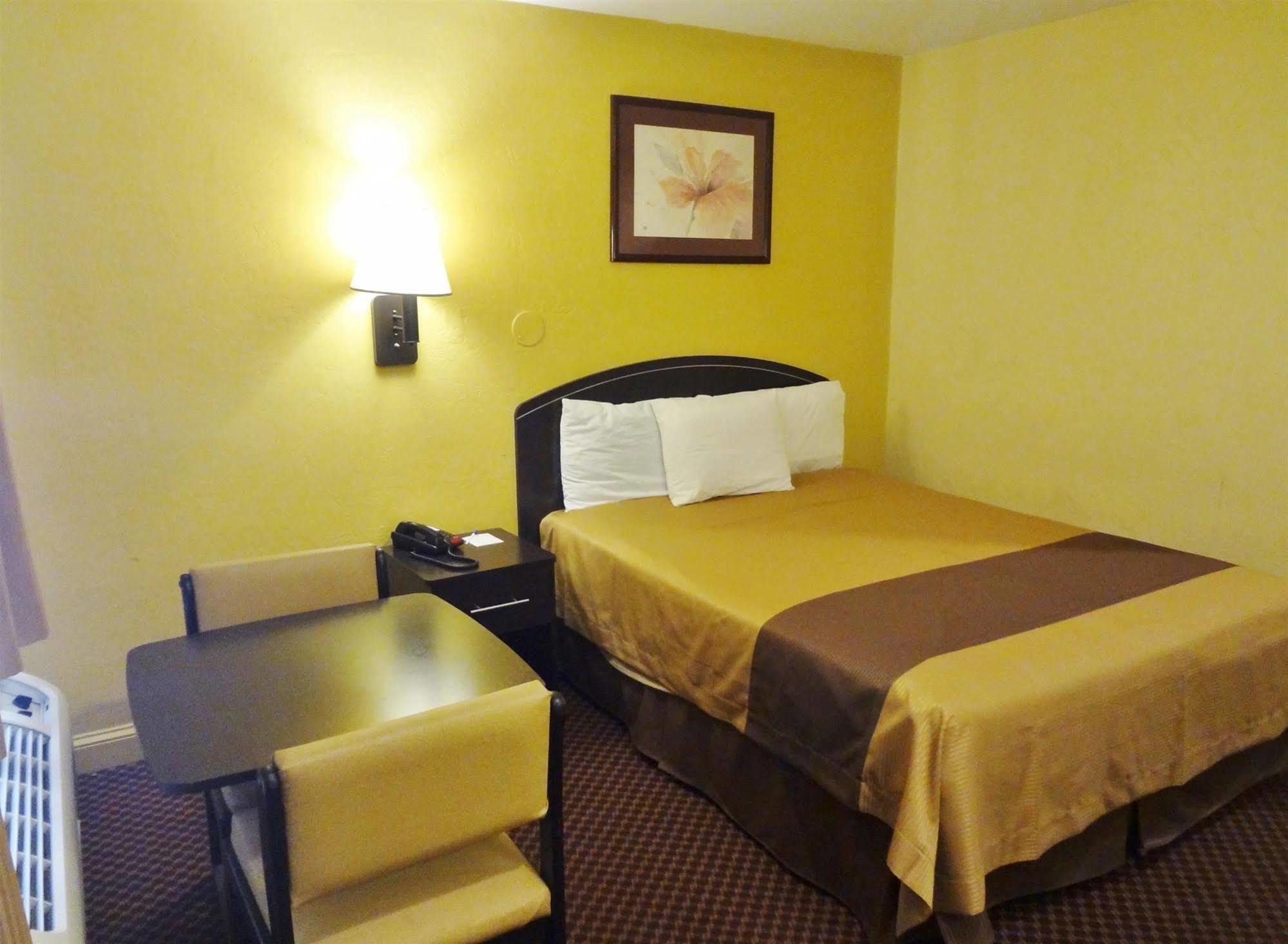 Americas Best Value Inn - Голдсборо Экстерьер фото
